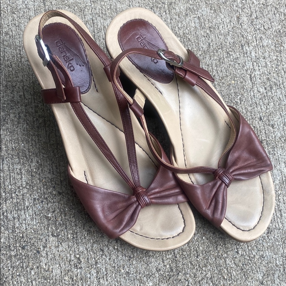 Dansko Brown Sandals Comfortable Leather Design